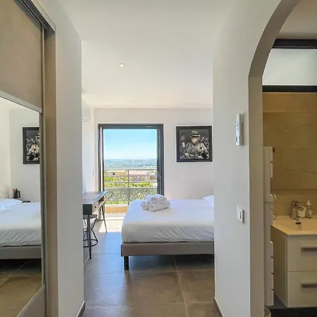 Tres Belle Neuve Vue Avec Piscine Chauffee *