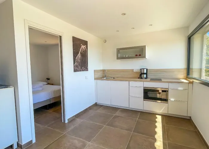 Tres Belle Neuve Vue Avec Piscine Chauffee *