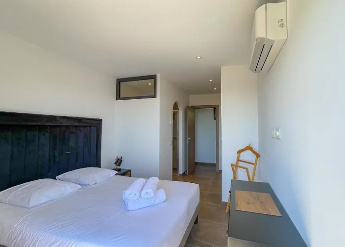 Tres Belle Neuve Vue Avec Piscine Chauffee * Sainte-Lucie de Porto-Vecchio