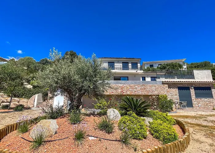 Tres Belle Neuve Vue Avec Piscine Chauffee