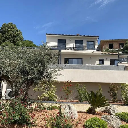 Tres Belle Neuve Vue Avec Piscine Chauffee Villa