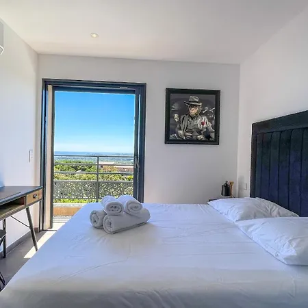 Villa Tres Belle Neuve Vue Avec Piscine Chauffee *