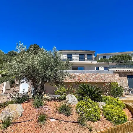 Tres Belle Neuve Vue Avec Piscine Chauffee