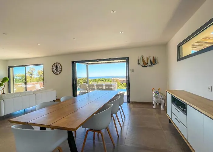 Villa Tres Belle Neuve Vue Avec Piscine Chauffee *